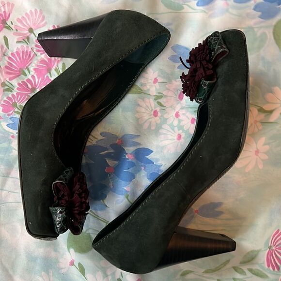 Fratelli Rossetti Pom Suede Heels - Picture 4 of 12